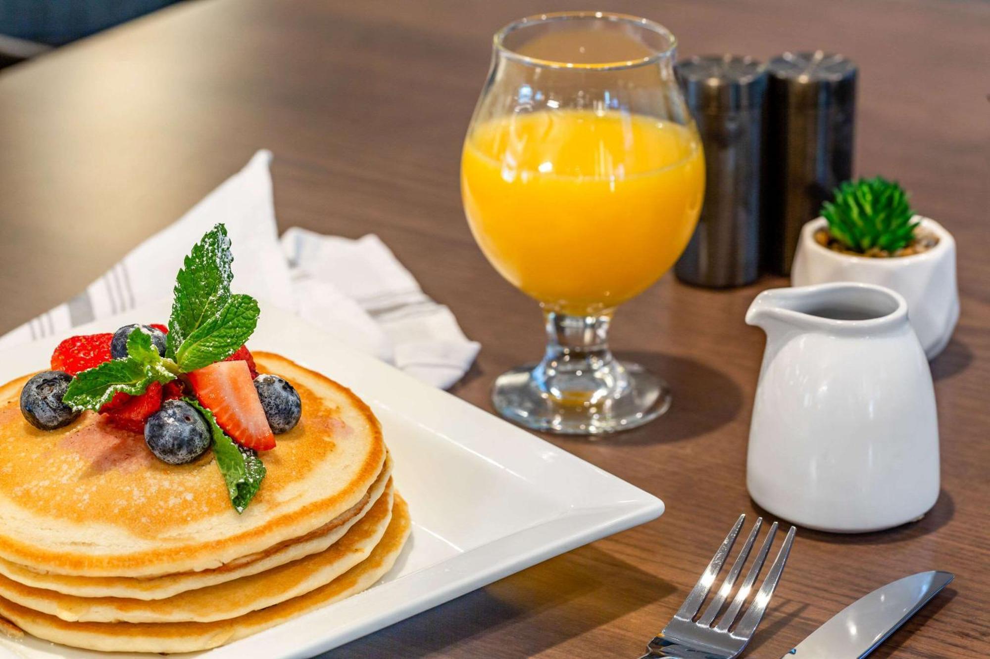Cambria Hotel New Haven University Area Экстерьер фото