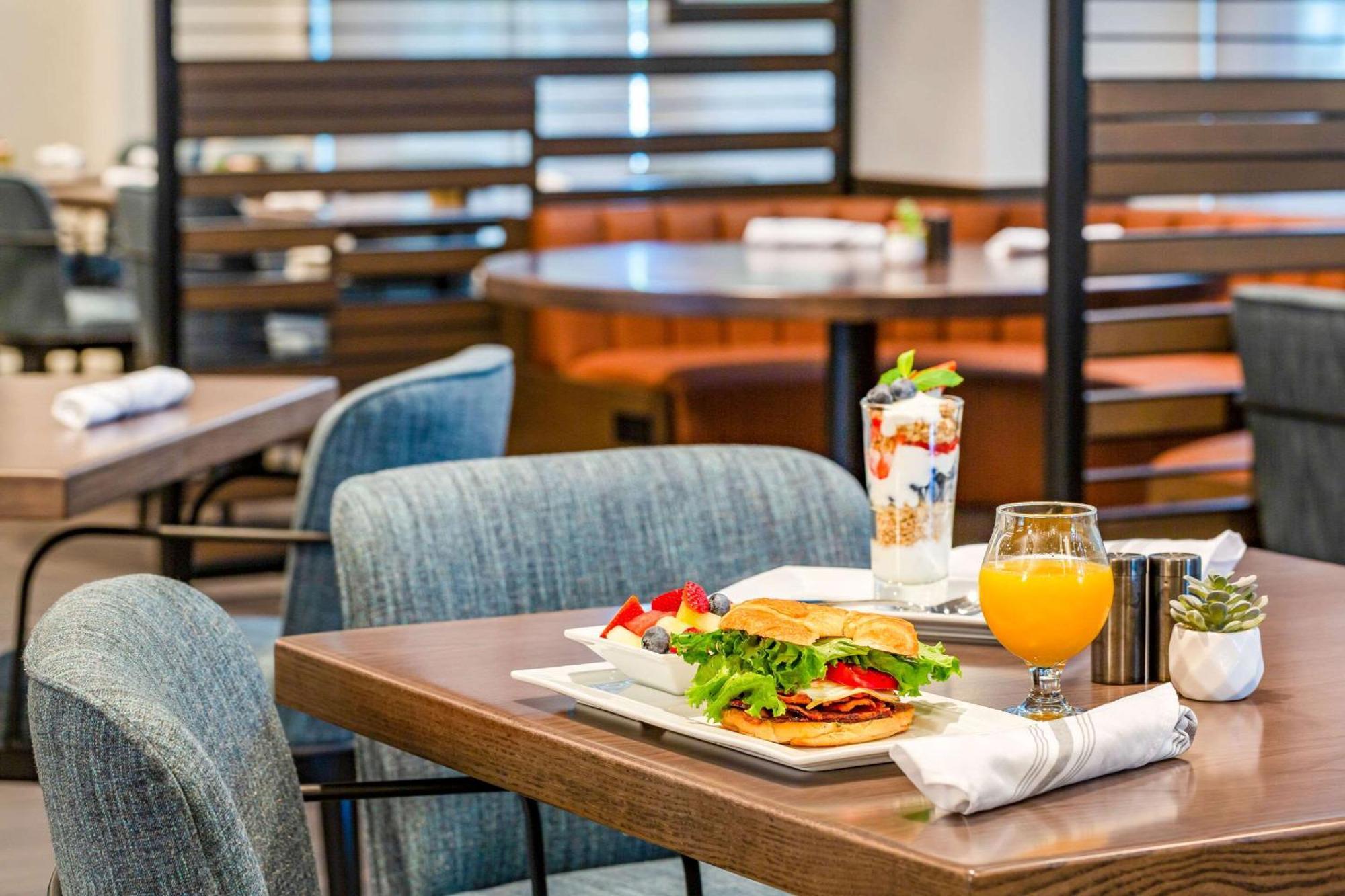 Cambria Hotel New Haven University Area Экстерьер фото