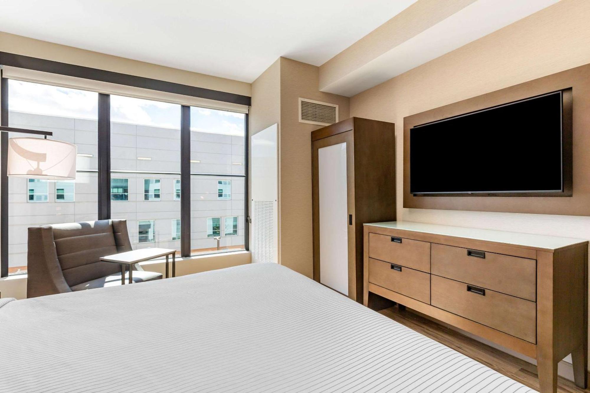 Cambria Hotel New Haven University Area Экстерьер фото
