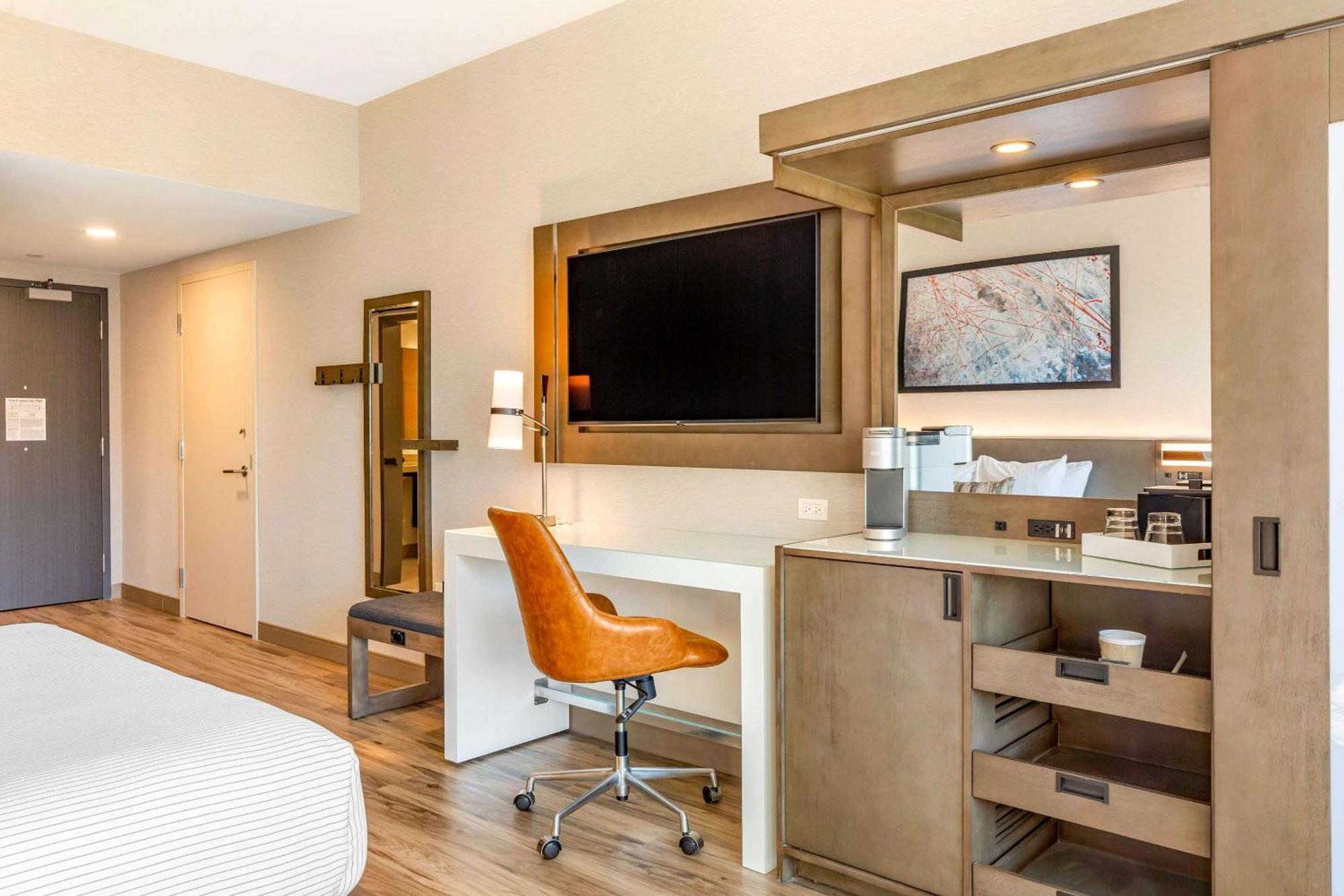 Cambria Hotel New Haven University Area Экстерьер фото